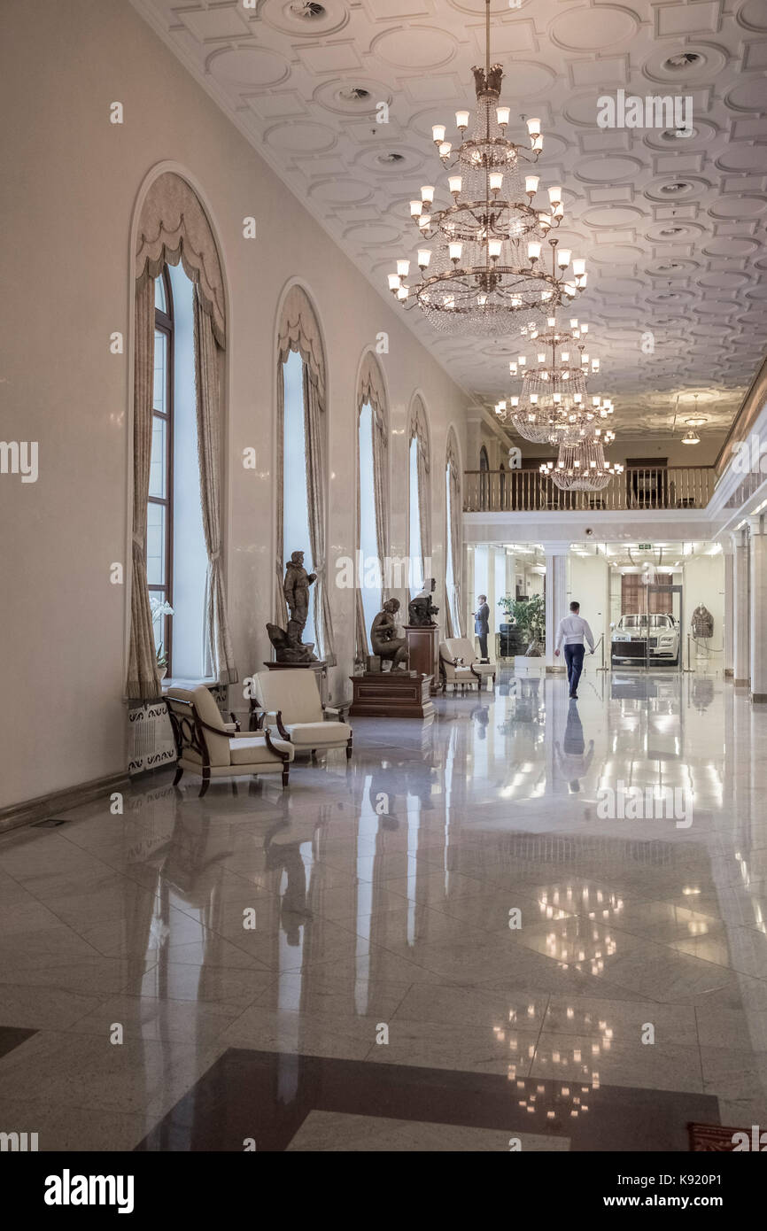 Escena interior del Radisson Royal Hotel, un hotel de lujo de 5 estrellas en Moscú, Rusia. Foto de stock