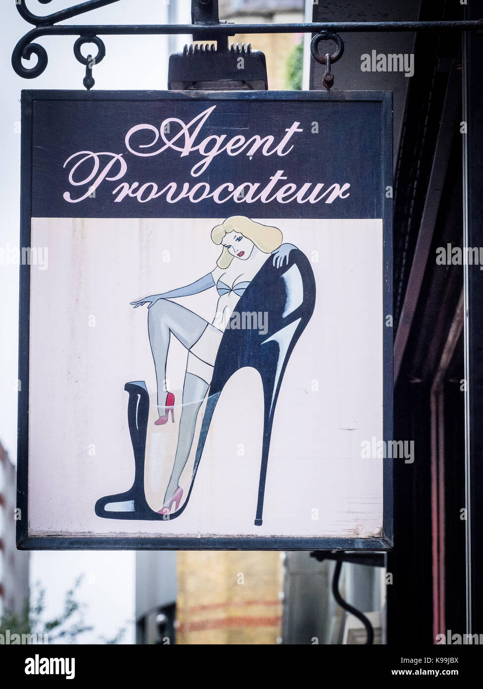 Agent provocateur dubai