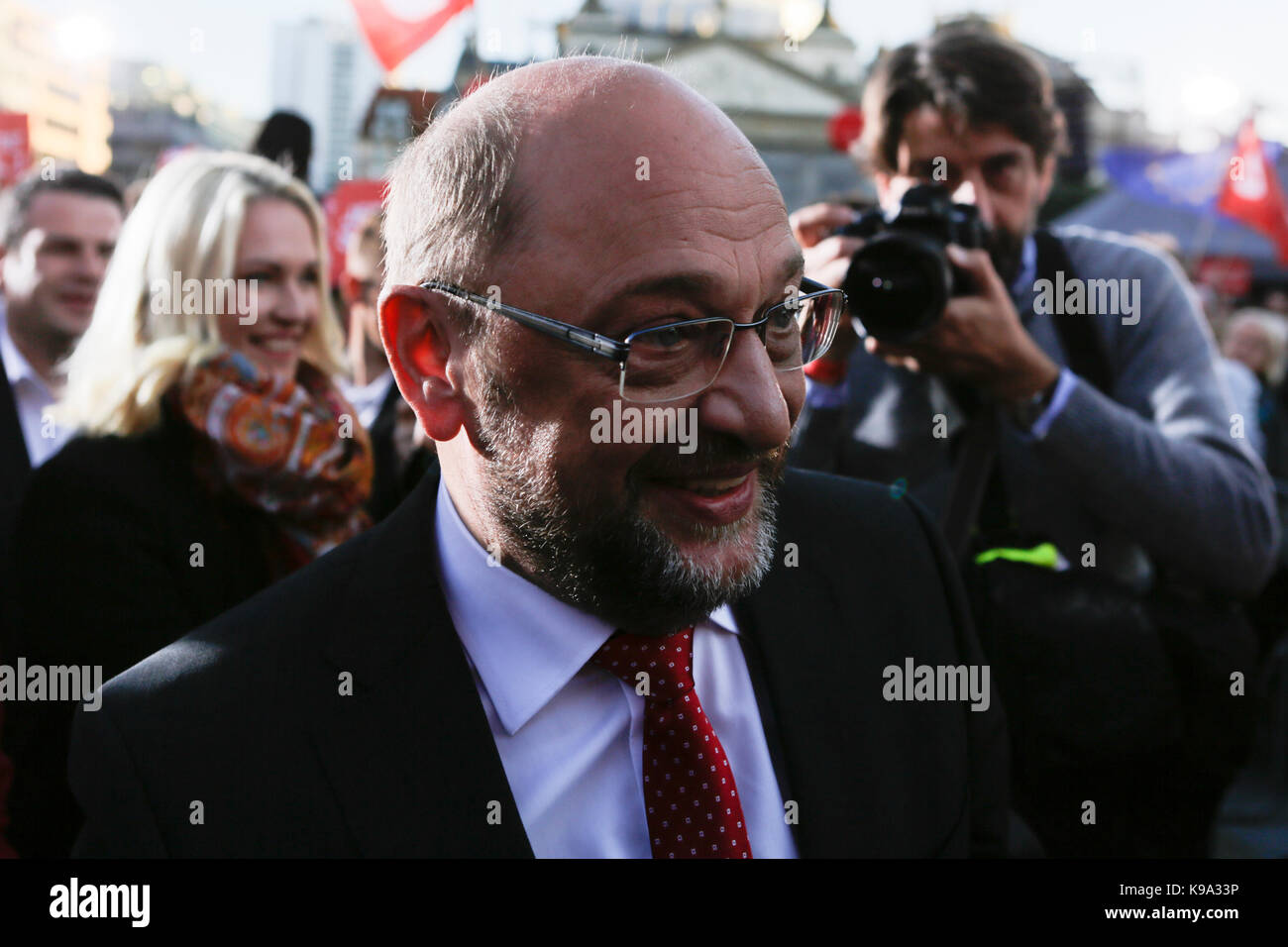 Berlín, Alemania. El 22 de septiembre de 2017. Martin Schulz unidades al rally. El candidato alemán para el rectorado de la SPD (partido socialdemócrata de Alemania) fue el orador principal en una gran manifestación en el centro de Berlín, dos días antes de las elecciones generales alemanas. Foto de stock