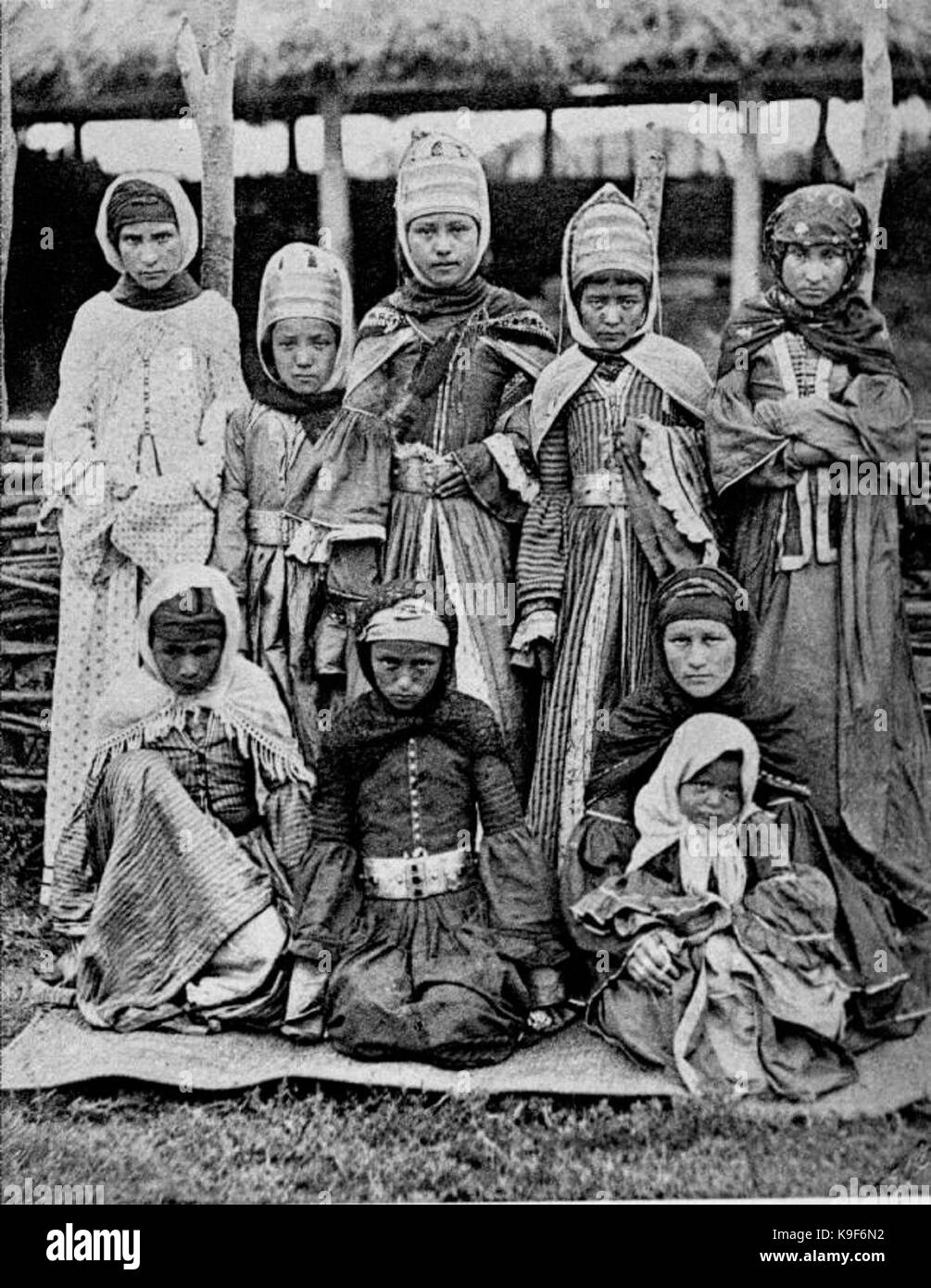 El Nogai niñas (principios del siglo XX) Foto de stock