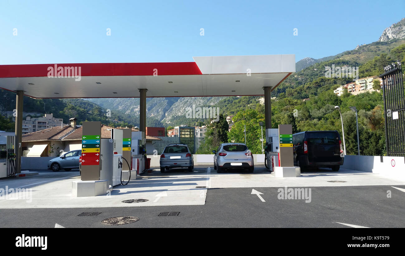 Estación de gas ubicada en el sureste de Francia Foto de stock