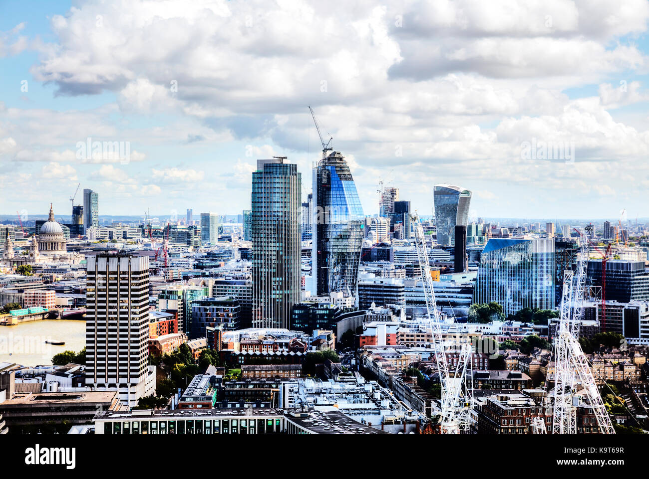 Ciudad de London Square Mile, walkie-talkie, Natwest Tower edificios, construcción de edificios de Londres, Londres, Londres vista aérea, Londres Foto de stock