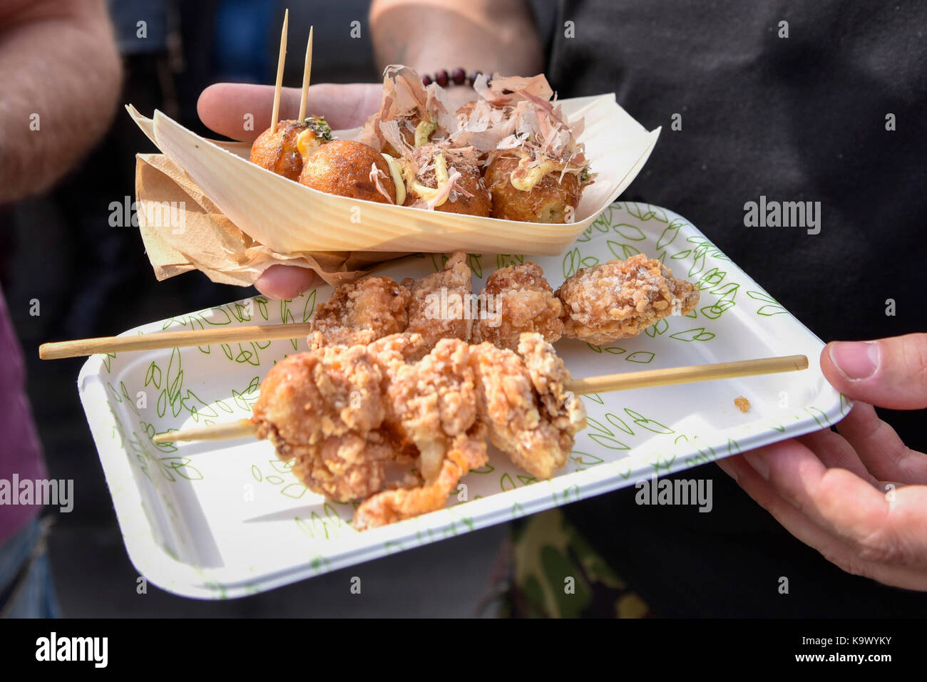 El típica comida japonesa: takoyaki de carne