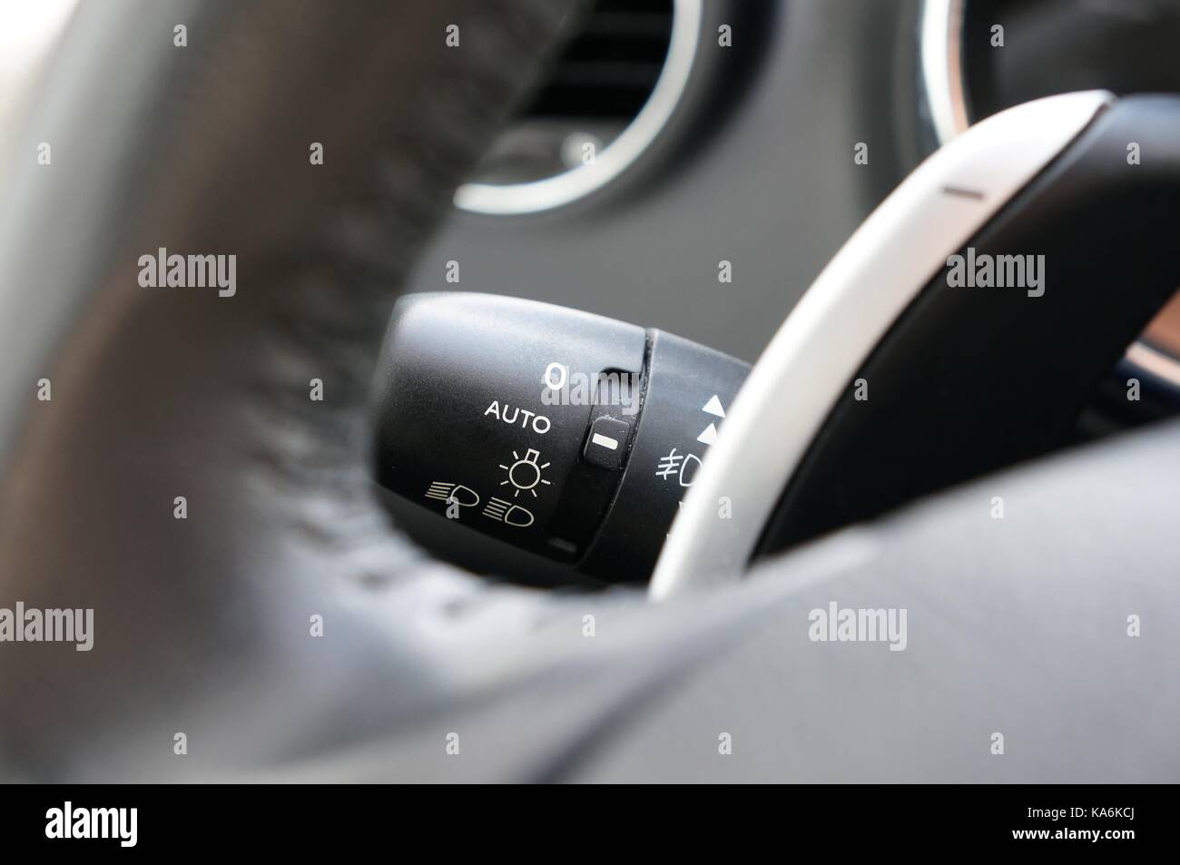 interior del coche con interruptor de luz 7183459 Foto de stock en Vecteezy