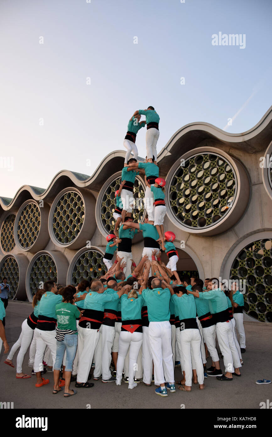 Cataluña, España sep 2017. Los Castellers de Vilafranca del Penedes practicando sus torres humanas Foto de stock