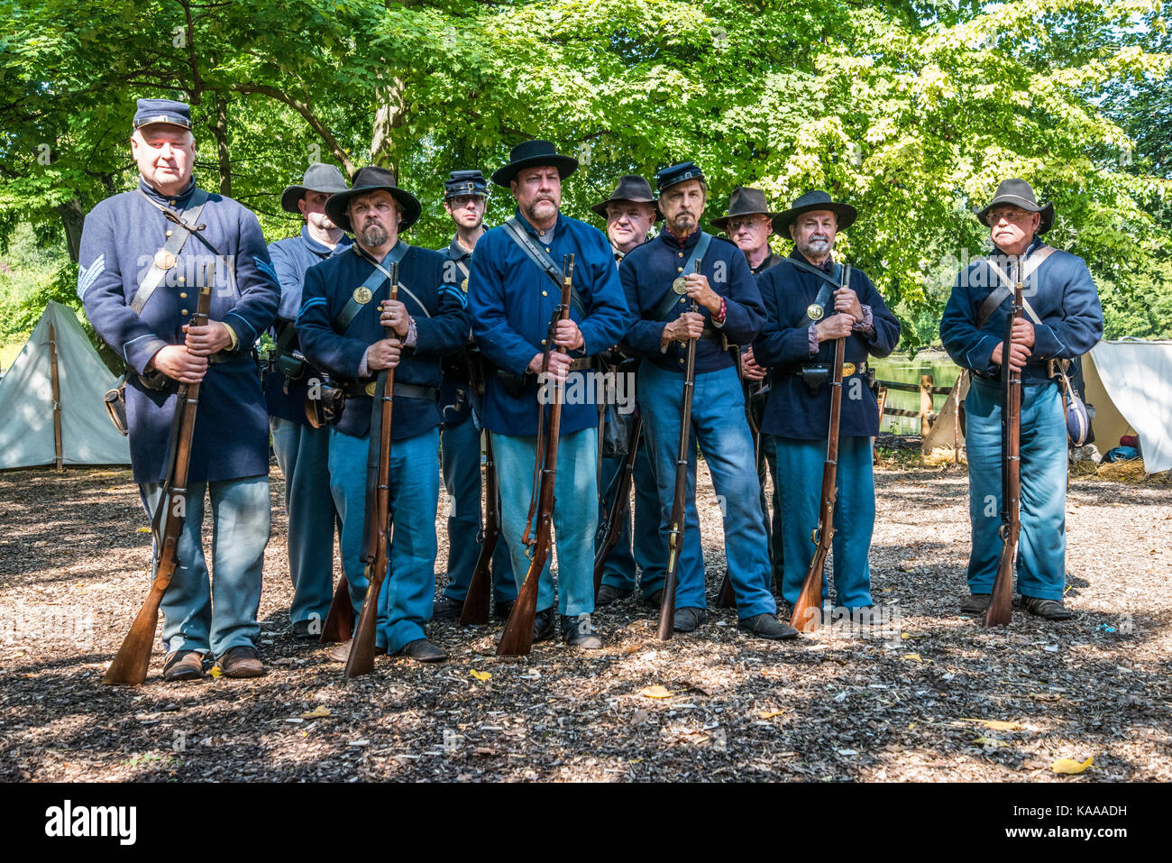 La Guerra Civil Americana, el sándwich de Illinois 10 guardias que combatieron con el General Sherman empresa musketry perforar Foto de stock