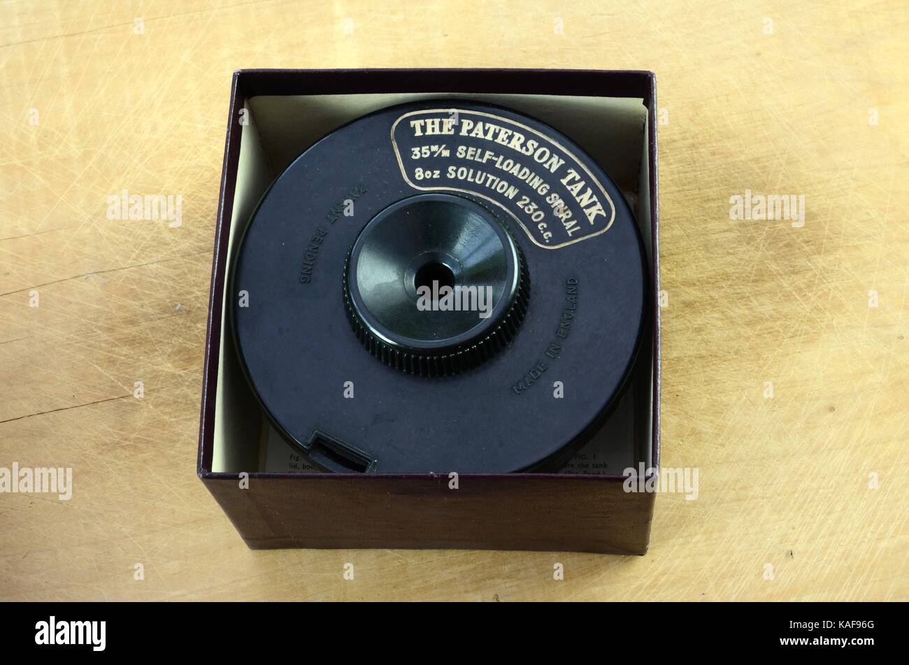 Tanque de revelado de película y carrete en espiral para un solo rollo de  película de 35 mm o 120 Fotografía de stock - Alamy