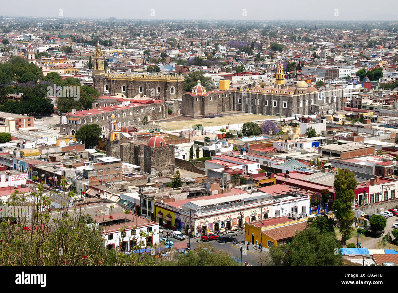 Cholula, Puebla, México - 2016: Vista del Convento Franciscano de San Gabriel Arcángel Foto de stock