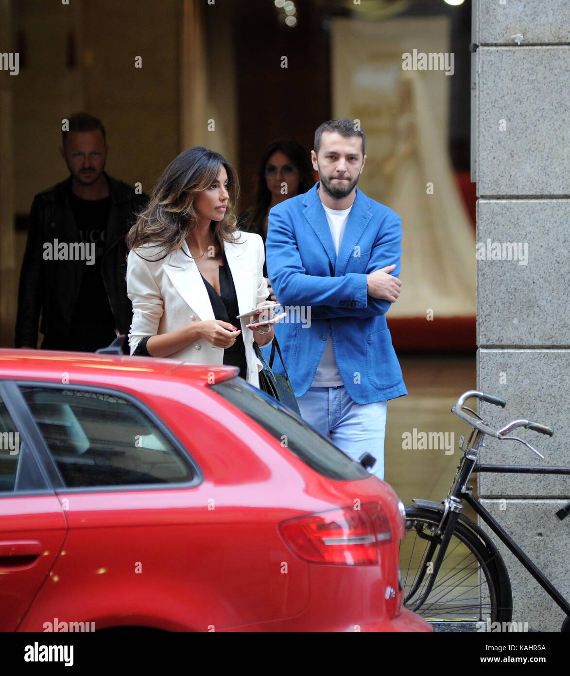 Milan Madalina Ghenea Y Matei Stratan Casarse Boda Fiancets Modelo Y Actriz Rumana Madalina Ghenea De 5 Mes De Edad Y Madre De Una Nina Llamada Top Secret Viene Al Centro Con