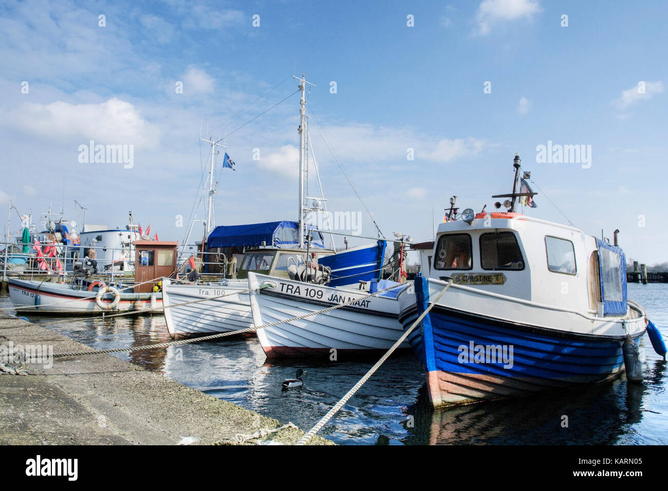 Travem?nde, barcos de pesca en el puerto, travemuende, fischerboote im hafen Foto de stock