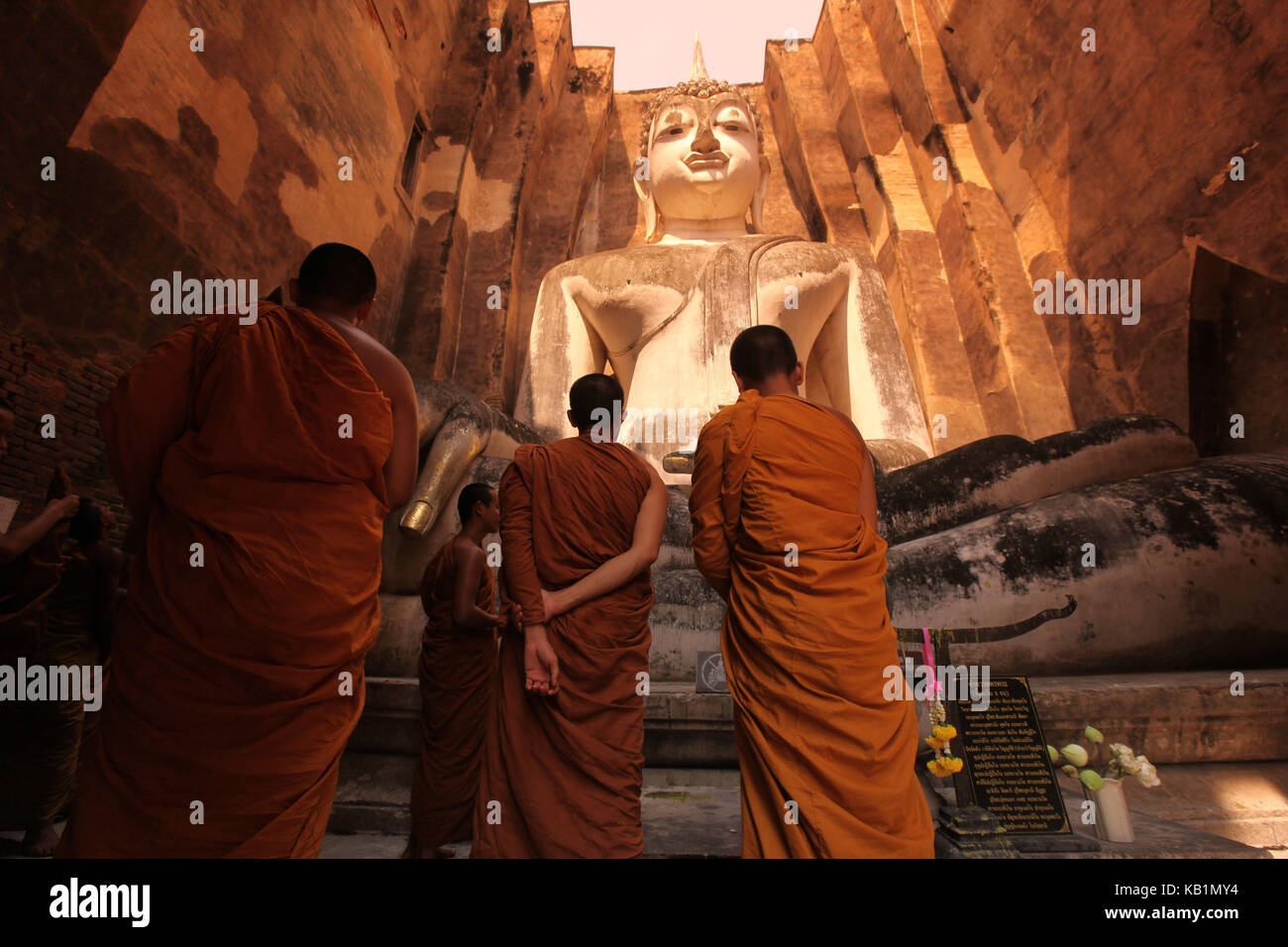 Asia, sudeste asiático, Tailandia, Sukhothai, parque histórico, templo, Wat Saphan Hin, mano, figura de Buda, Foto de stock