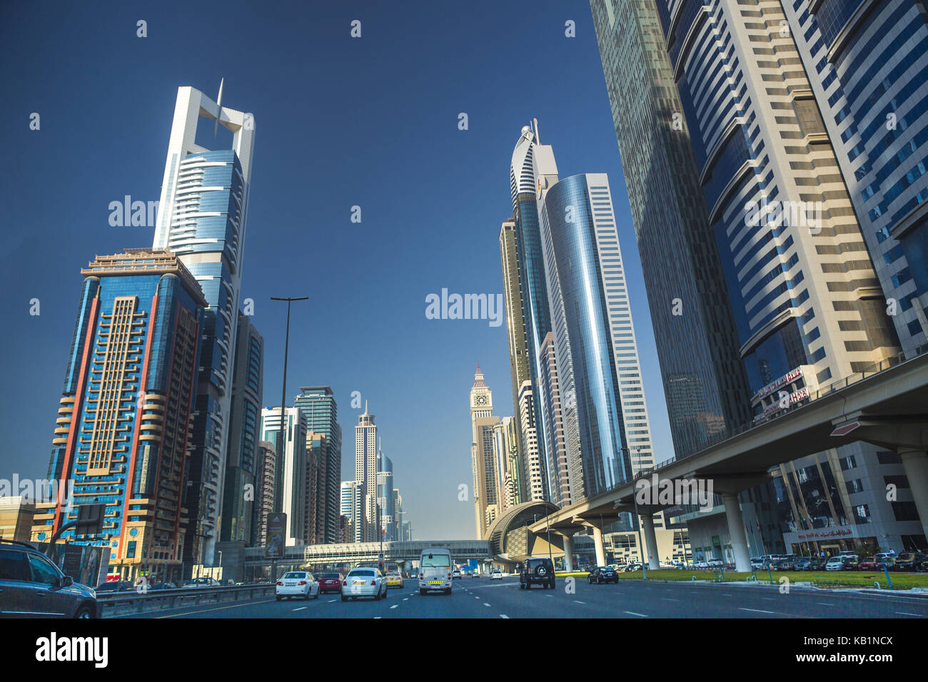 El Jeque Zayed Strasse, Dubai, Foto de stock