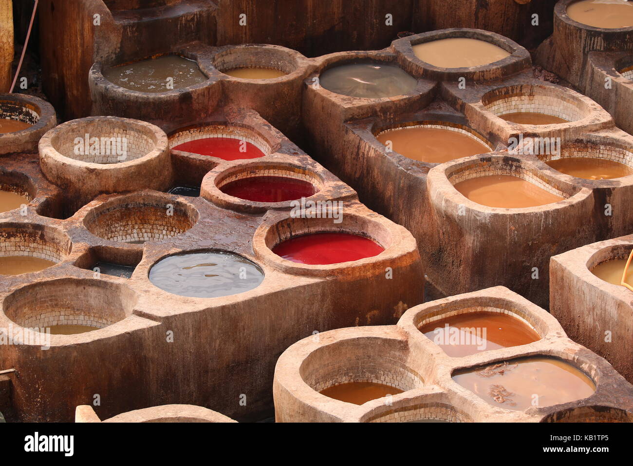 Tenería, según una antigua tradición de Fes - Marruecos --- Gerberei nach alterar la tradición de Fes - Marokko - Marruecos Foto de stock