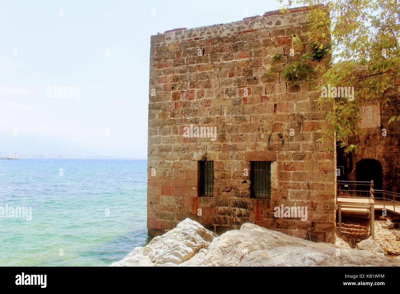 Entrada al antiguo astillero a los pies del castillo de Alanya, alanya (Turquía). Foto de stock