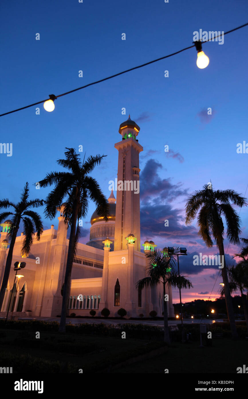 Asia, Asia sudoriental, Brunei Darussalam, chapelar Seri Begawan, Omar Ali Saifuddien moschee, Foto de stock