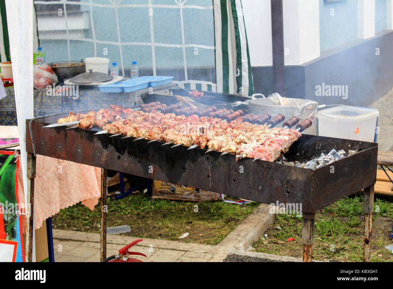 Large shish kebab fotografías e imágenes de alta resolución - Alamy