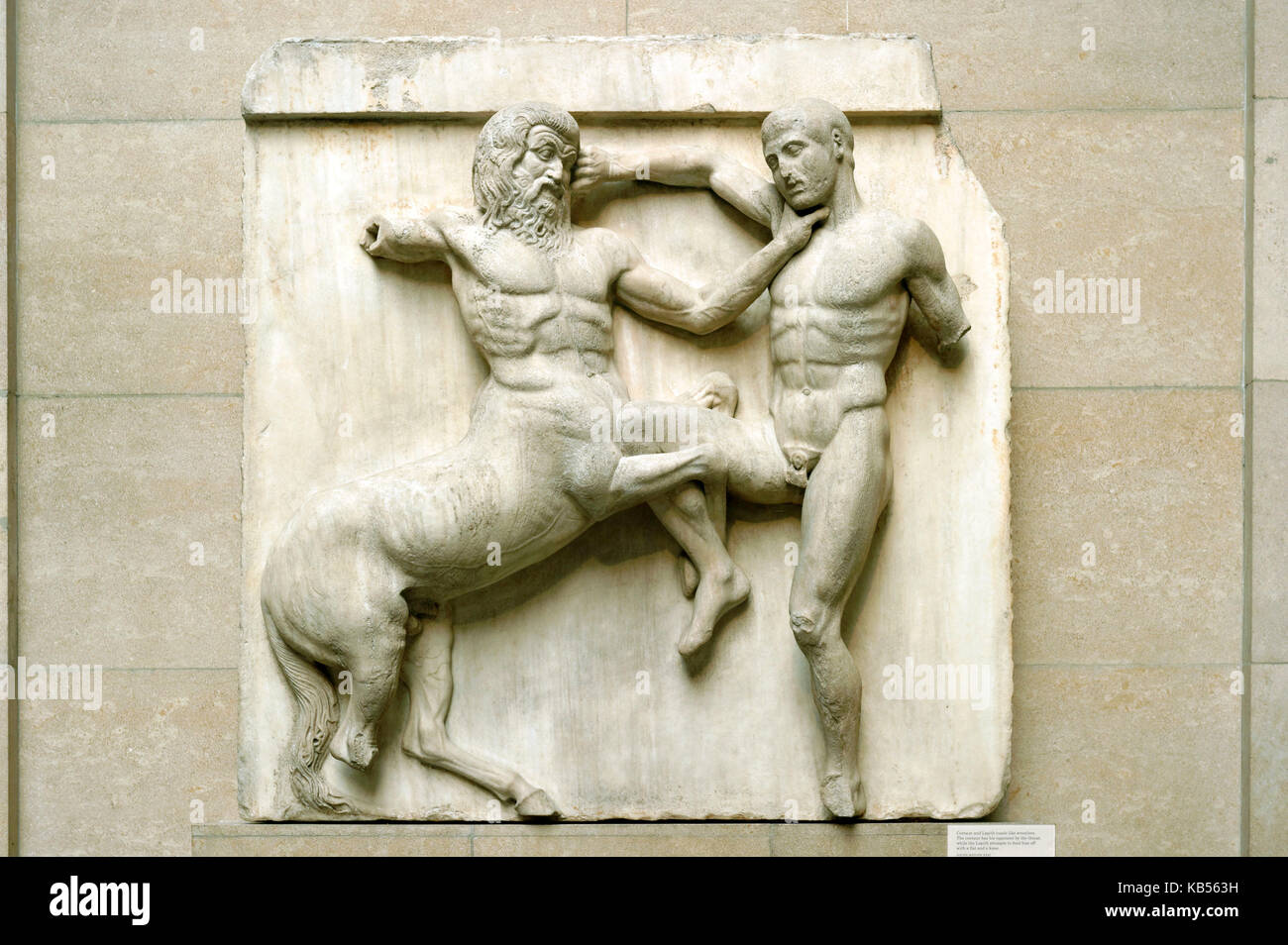 Reino Unido, Londres, Bloomsbury, el British Museum, las esculturas del  Partenón, Las metopas contabilidad la lucha entre los centauros y lapiths  Fotografía de stock - Alamy