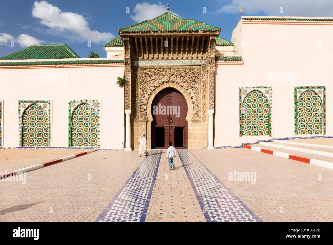 Exterior del mausoleo de Moulay Ismail, Meknes, Marruecos, Norte de África, África Foto de stock