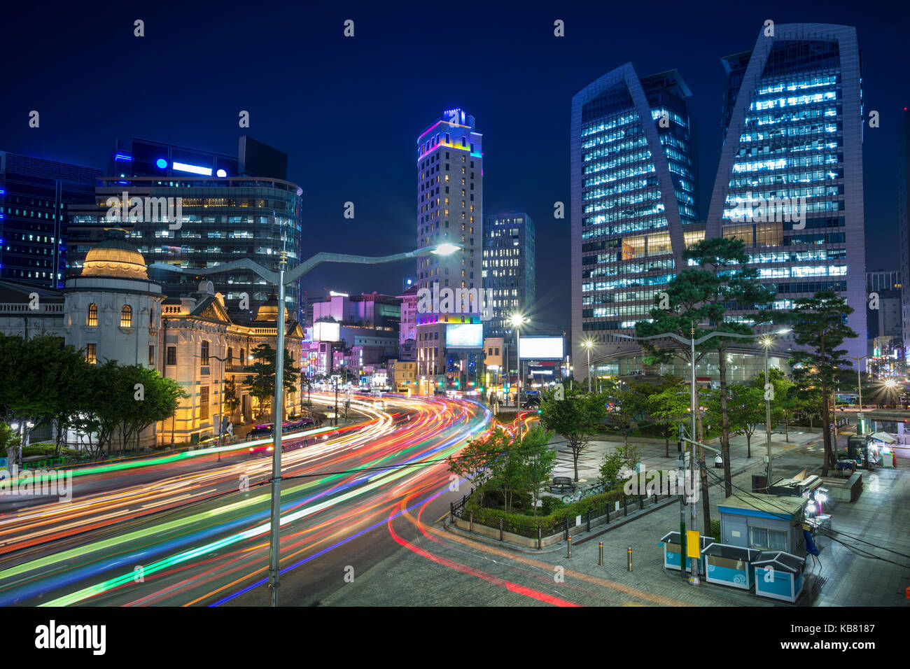 Seúl. Paisaje urbano imagen de Seúl en el centro en la noche. Foto de stock