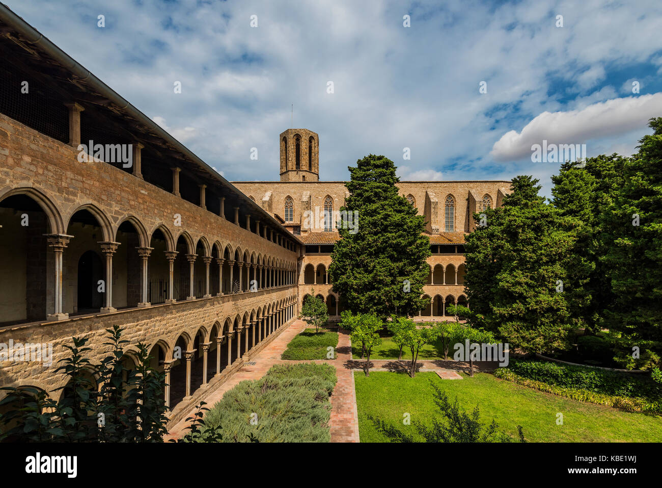 El monasterio gótico de Pedralbes, Barcelona, Cataluña, España Foto de stock