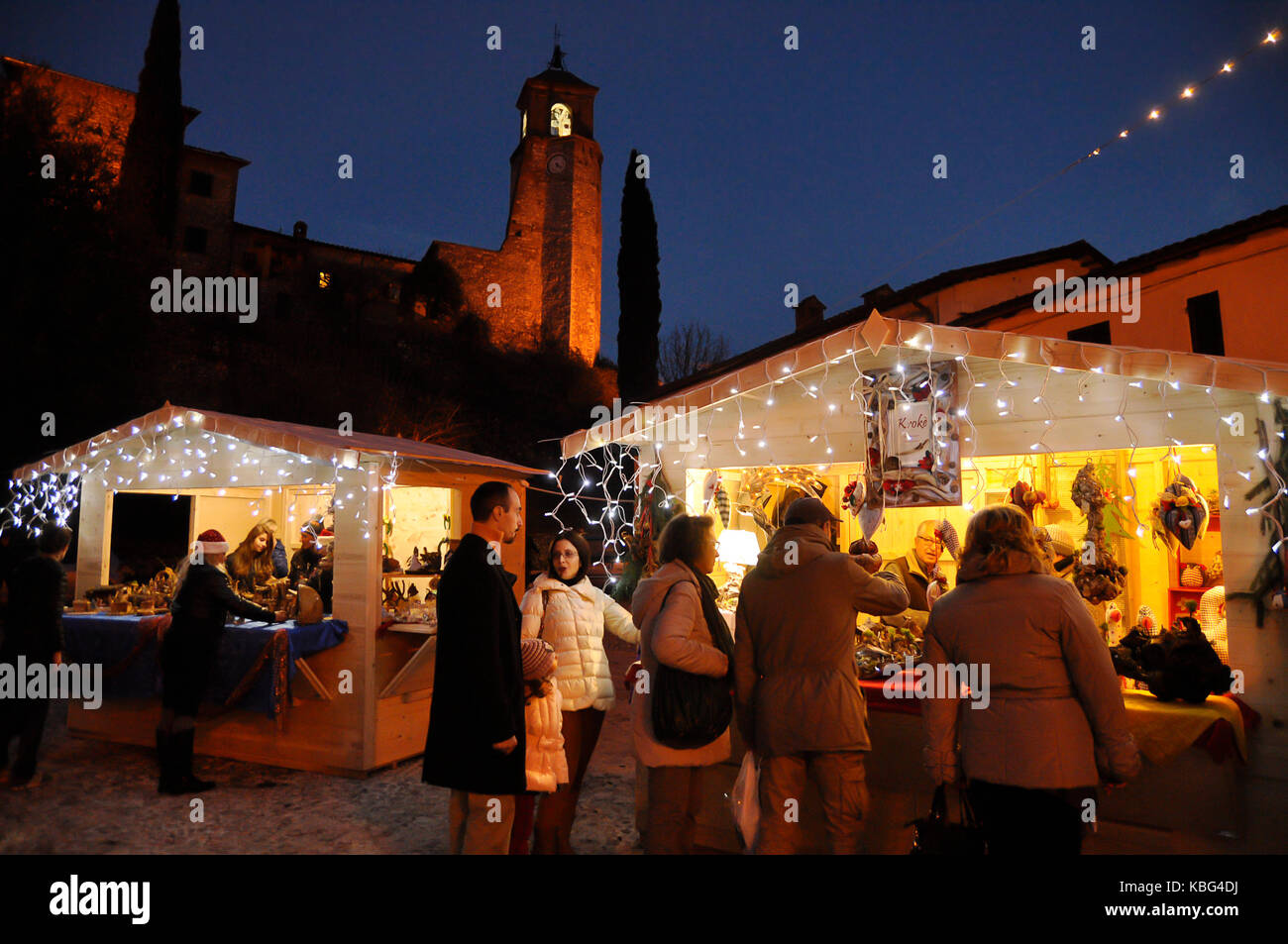 Ubicación: Greccio, cerca de Rieti, en Italia. Fecha: 6 de diciembre de 2014 Contenido: en el antiguo pueblo de Greccio, donde la primera cuna fue preparado por fray fr Foto de stock