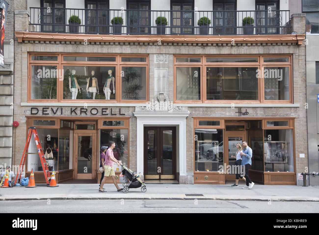 Las boutiques de moda de gama alta a lo largo de Madison Avenue en el Upper East Side, Manhattan, ciudad de Nueva York. Foto de stock