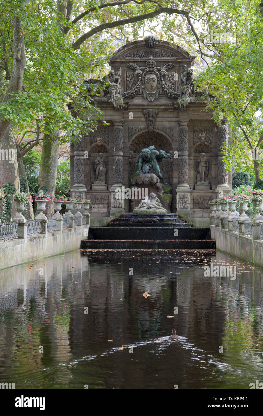 Los Medici Fuente en el Jardin du Luxembourg, Paris, Francia. Foto de stock