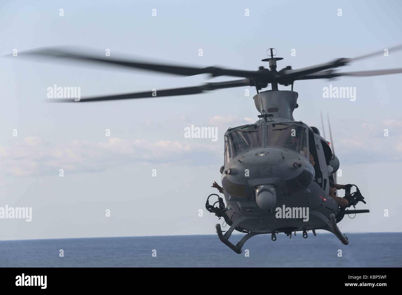 UH-1Y Huey, adjunta a la 15ª Unidad Expedicionaria de los Infantes de Marina (MEU) Foto de stock