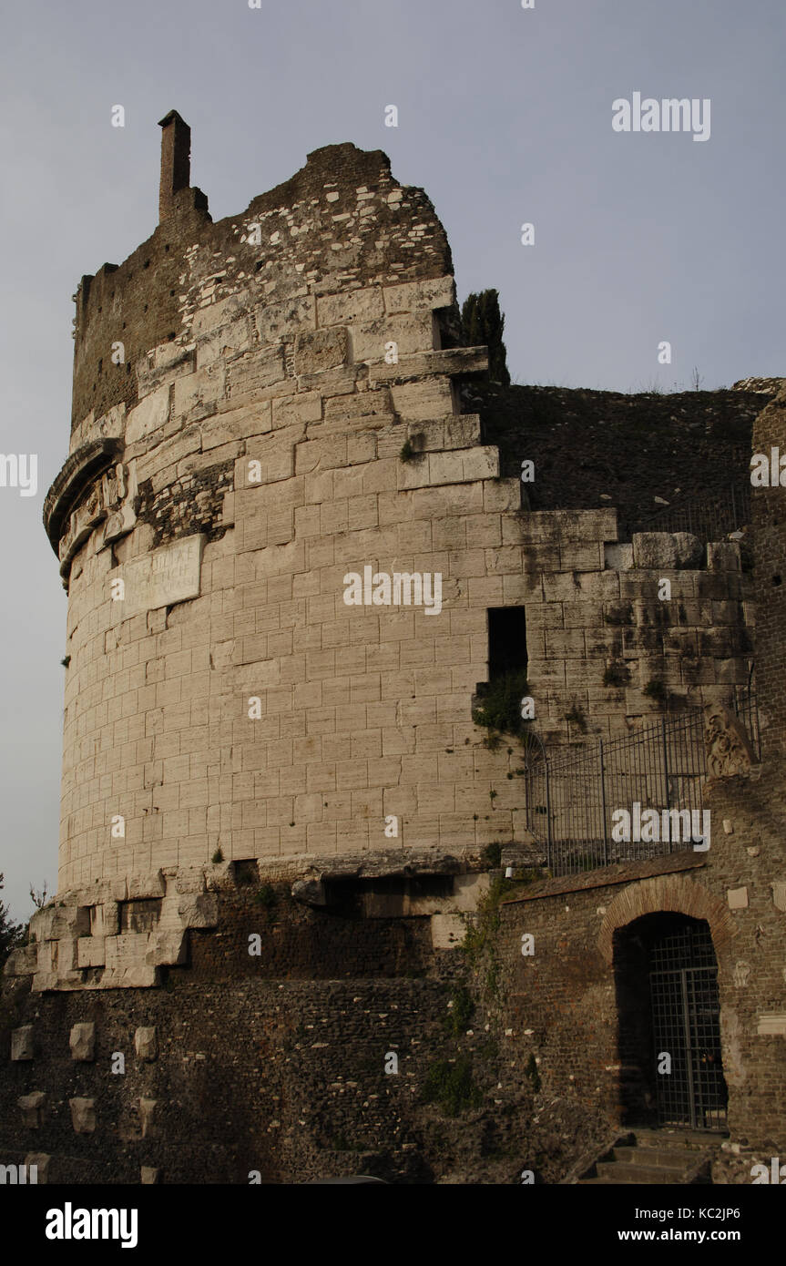 Italia Roma. Tumba de caecilia metella, via Appia. Siglo I A.C. hija de
