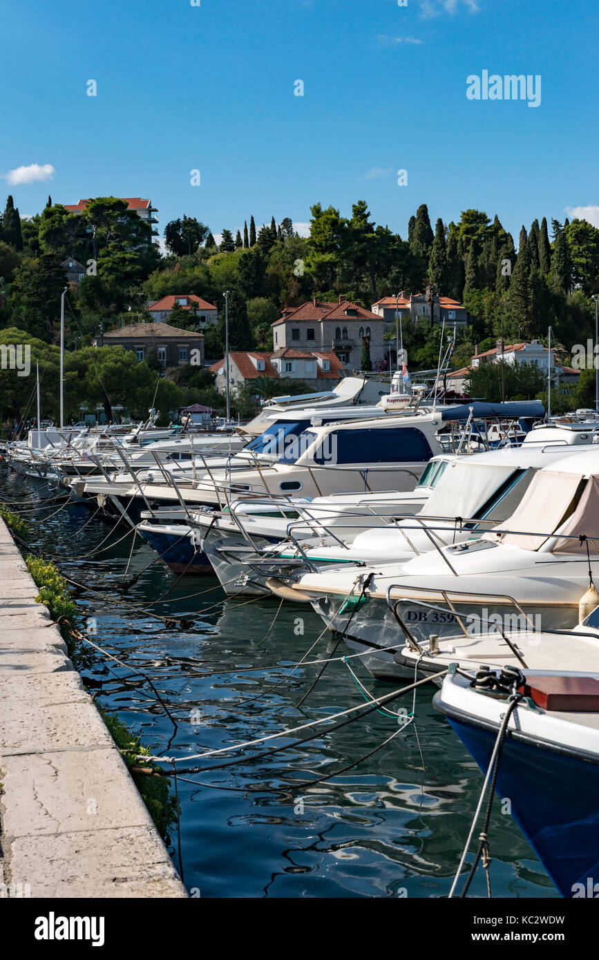 Bahía y puerto de Dubrovnik Foto de stock