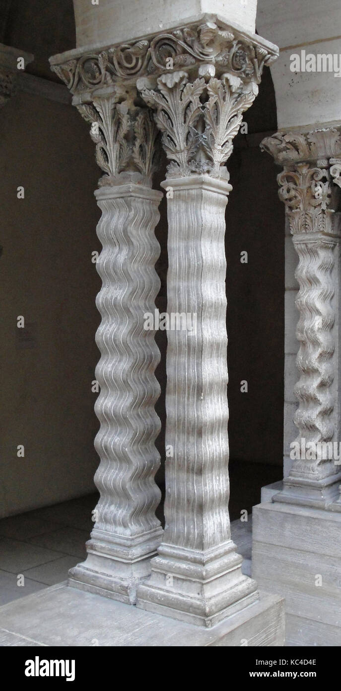 La base de la columna, del siglo XX, la Unión, cemento, 5 3/8 x 9 7/8 x 10 1/4 pulg. (13,7 × 25,1 × 26 cm), Reproductions-Sculpture Foto de stock