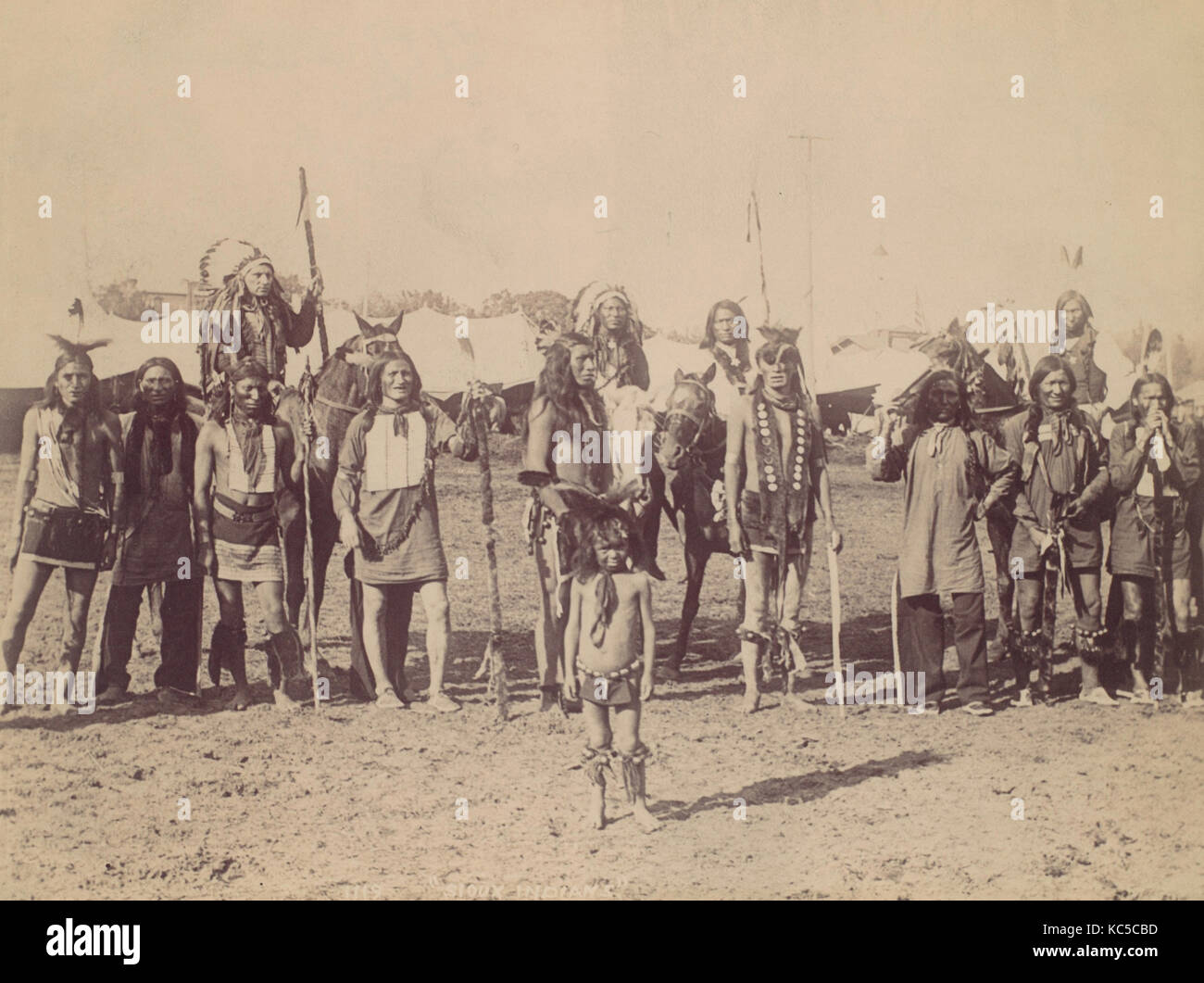 Indios Sioux, 1880-90, albúmina imprimir plata, fotografías, desconocido (American Foto de stock