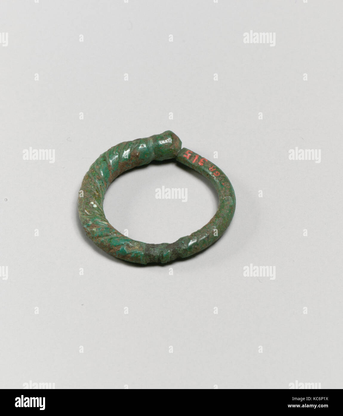 Anillo, bronce, Diam.: 1 1/8". (2,9 cm), Bronces Foto de stock