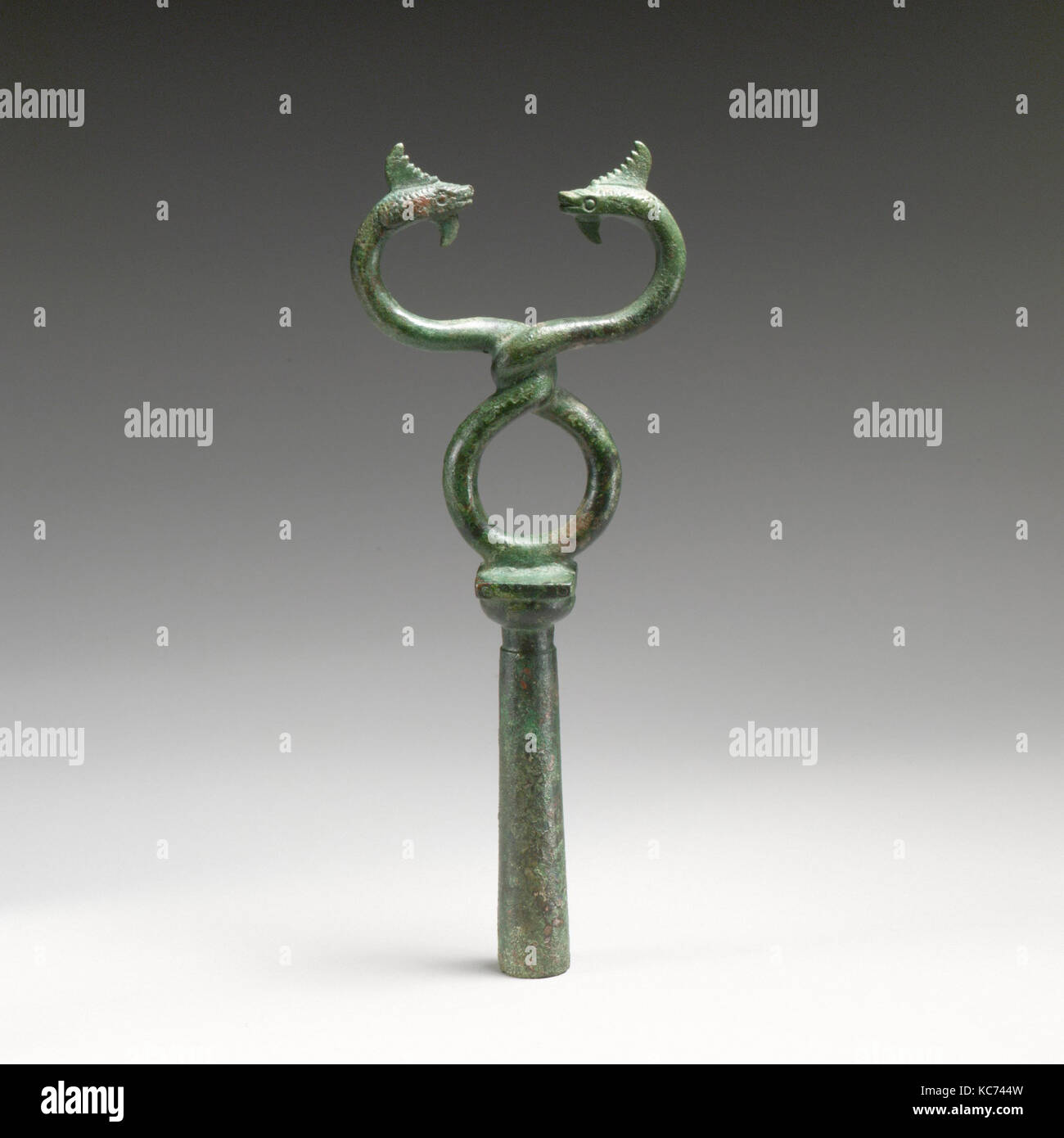 Bronce de un kerykeion finial (herald de personal), finales de 6ª a comienzos del siglo V A.C. Foto de stock