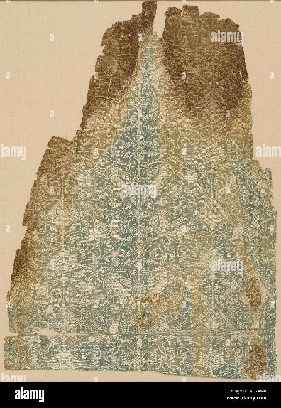 Textil, del siglo XIII, atribuido a Siria, seda; urdimbre frente de ligamento tafetán, textil: L. 17. (43,2 cm), Textiles-Woven, el Foto de stock