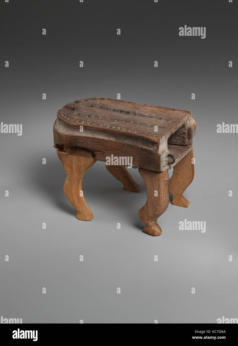 Los pequeños perros y chacales Tablero de juego, ca. 2030-1640 A.C  Fotografía de stock - Alamy