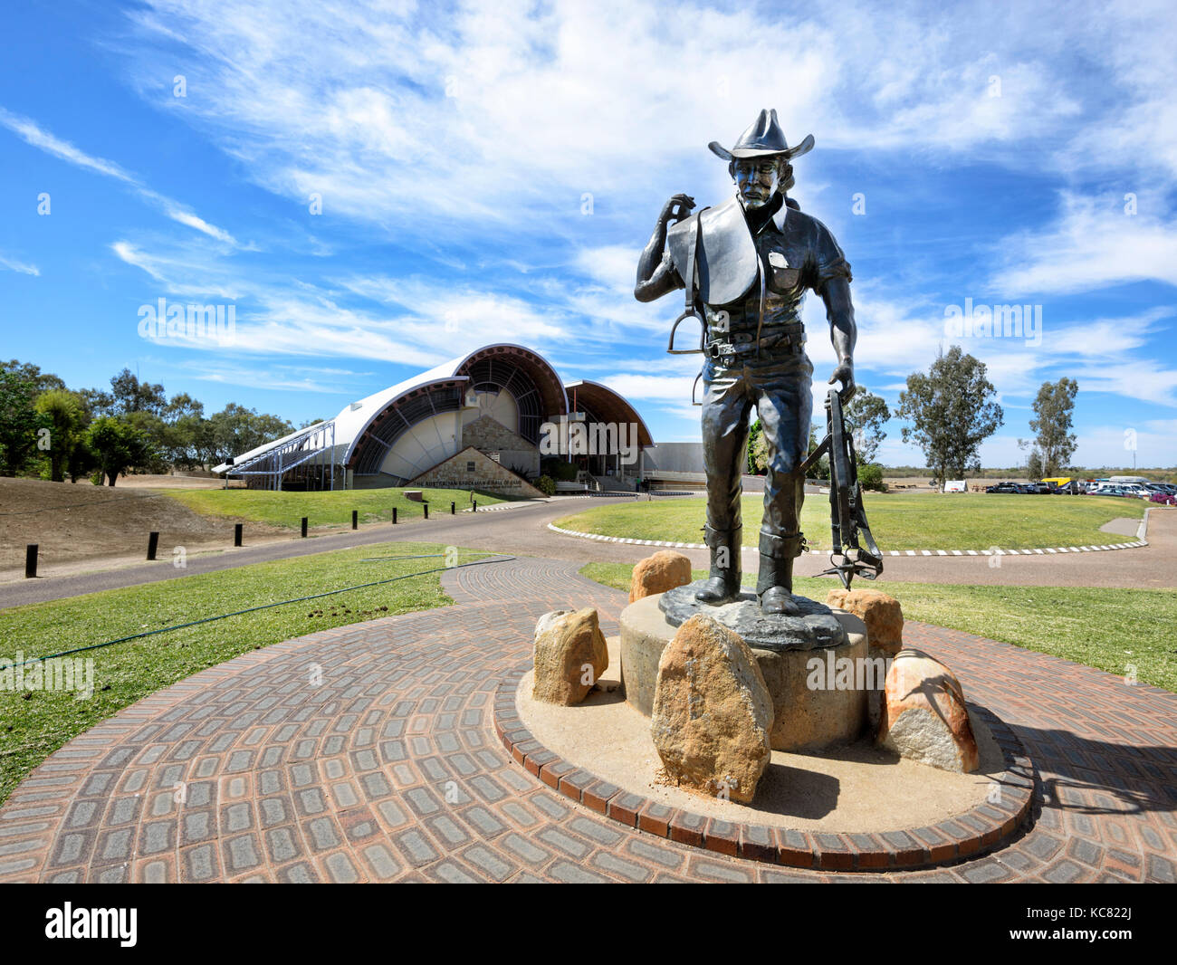 Estatua de un Stockman fuera del Stockman's Hall of Fame en Longreach, centro-oeste de Queensland, Queensland, Australia Foto de stock