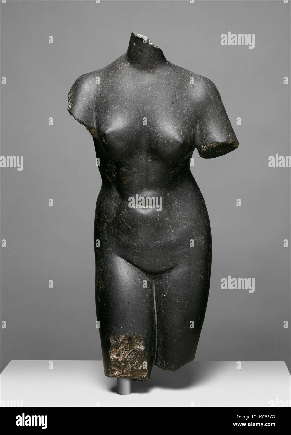 Estatua de basalto de Afrodita, tarde 1st-principios del 2do siglo A.D Foto de stock