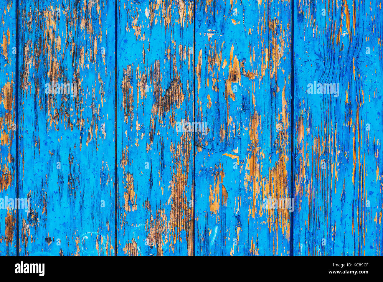 Tiempo gastado azul con pintura de textura de madera pelando la superficie, rústico y envejecido y patrones de fondo Foto de stock