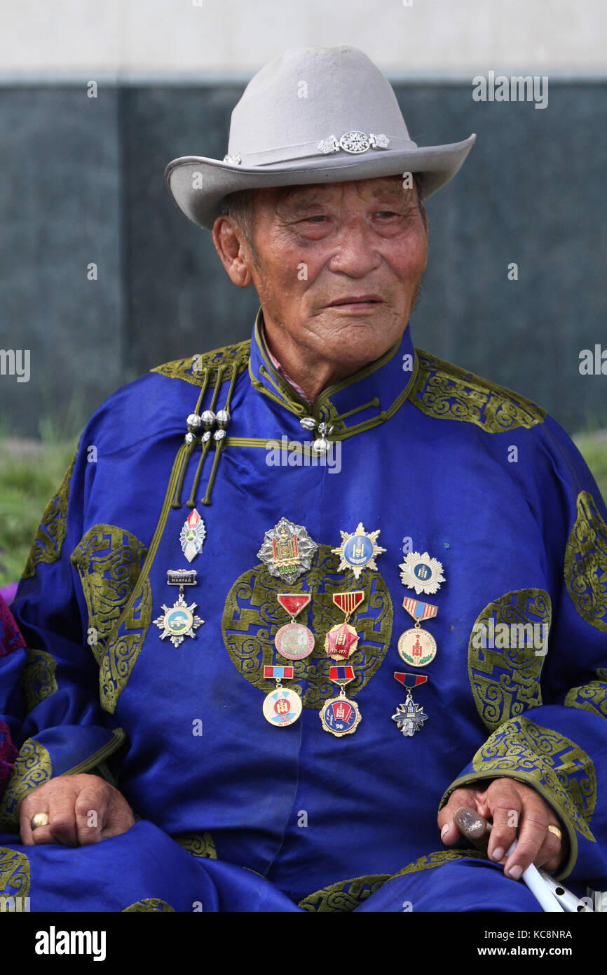 ULAN BATAAR, Mongolia, Julio 20 - la gente en ropa tradicional durante el  Midsummer Festival de Naadam, el 20 de julio de 2013 en Ulan Bataar,  Mongolia. Naadam es Fotografía de stock - Alamy