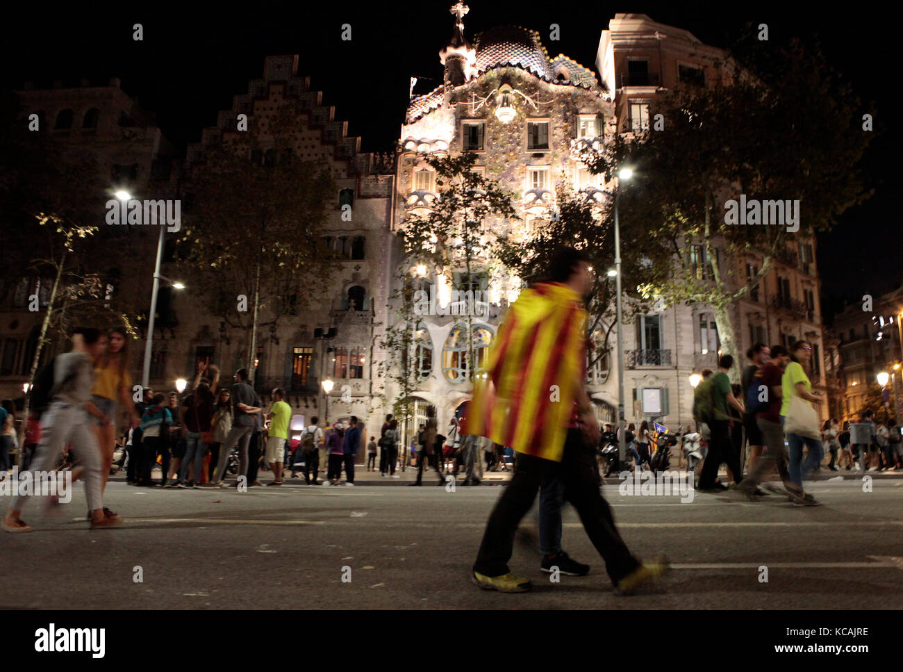 Barcelona, España. 03Rd Oct, 2017. Imágenes de Barcelona durante la huelga general celebrada en todo el estado español de Cataluña hoy (3/10/2017), tras el referéndum extraoficial previamente celebrada el domingo 1/10/2017. El gobierno español ha considerado el referéndum ilegal y contra la constitución de España. Crédito de la foto: Rich Bowen Crédito: Rich Bowen/Alamy Live News Foto de stock