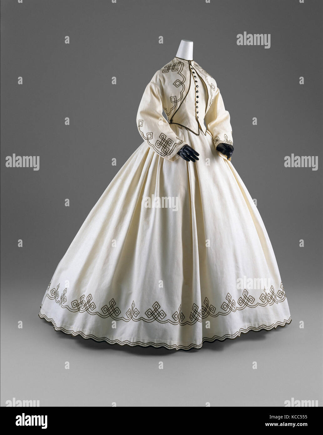 Promenade vestido, 1862-64, americano, algodón, en 1860, vestido aumentó en  volumen, pero como los vestidos más asociado con Fotografía de stock - Alamy