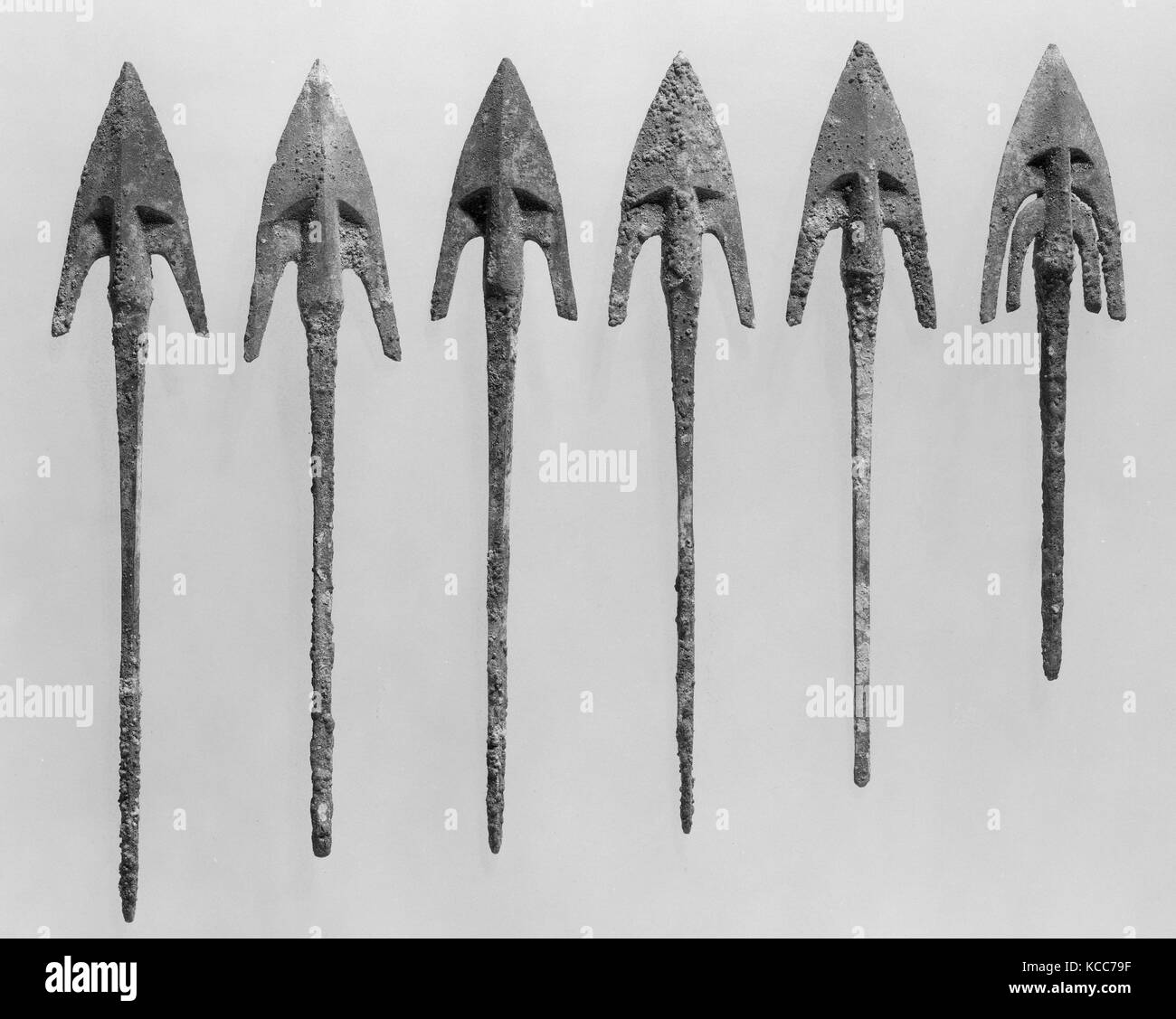 Punta de flecha, de la Edad de Hierro, ca. A principios de la 1 ª milenio B.C., Transcaucasia, bronce, L. 5. (12,6 cm x W. 1-3/8 in. (3,2 cm), metalistería Foto de stock
