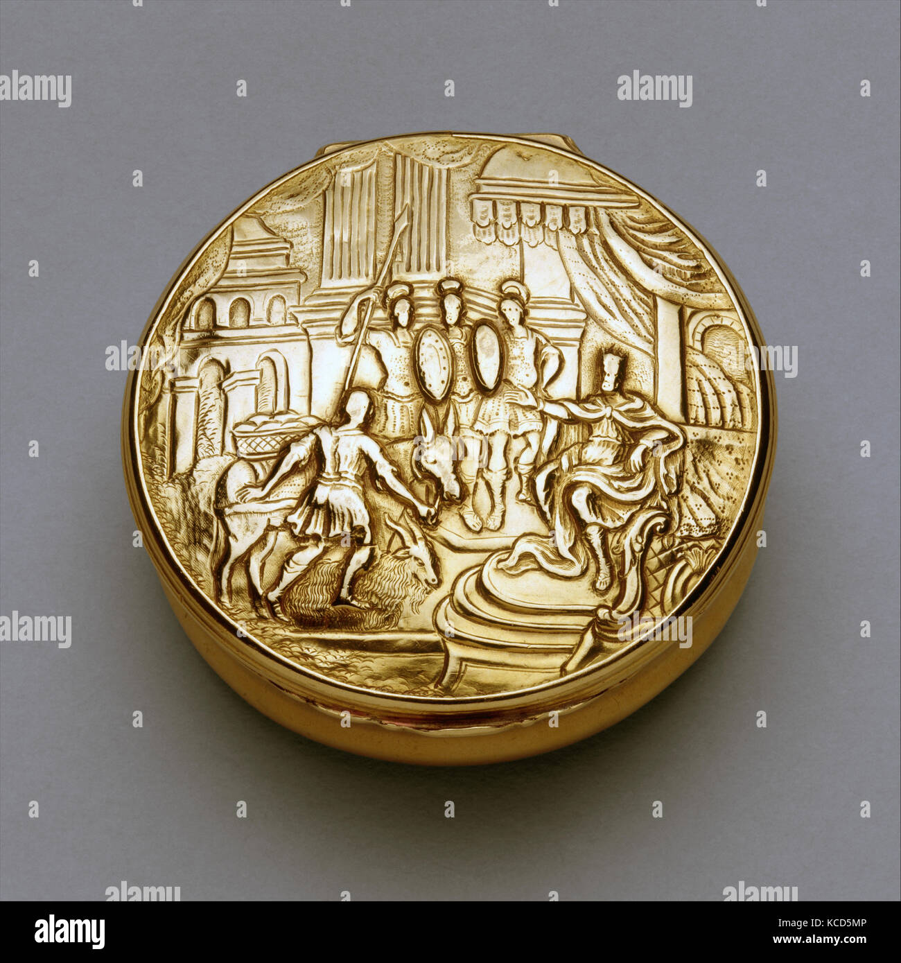 Snuffbox, 1760-70, hecha en Nueva York, Nueva York, Estados Unidos,  americano, oro, 1 1/16 x 2 7/16 x 2 3/8 in., 81,3 gramos (2,7 x 6,2  Fotografía de stock - Alamy