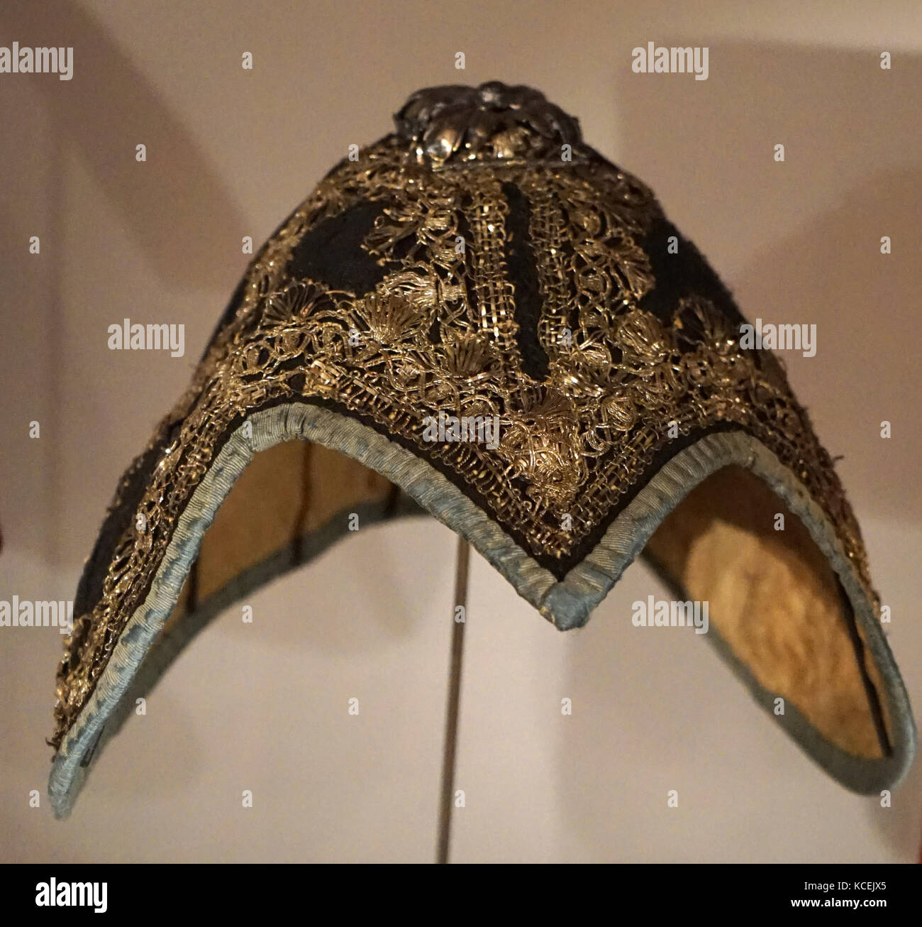 Vestido de vestuario del siglo xviii fotografías e imágenes de alta  resolución - Alamy