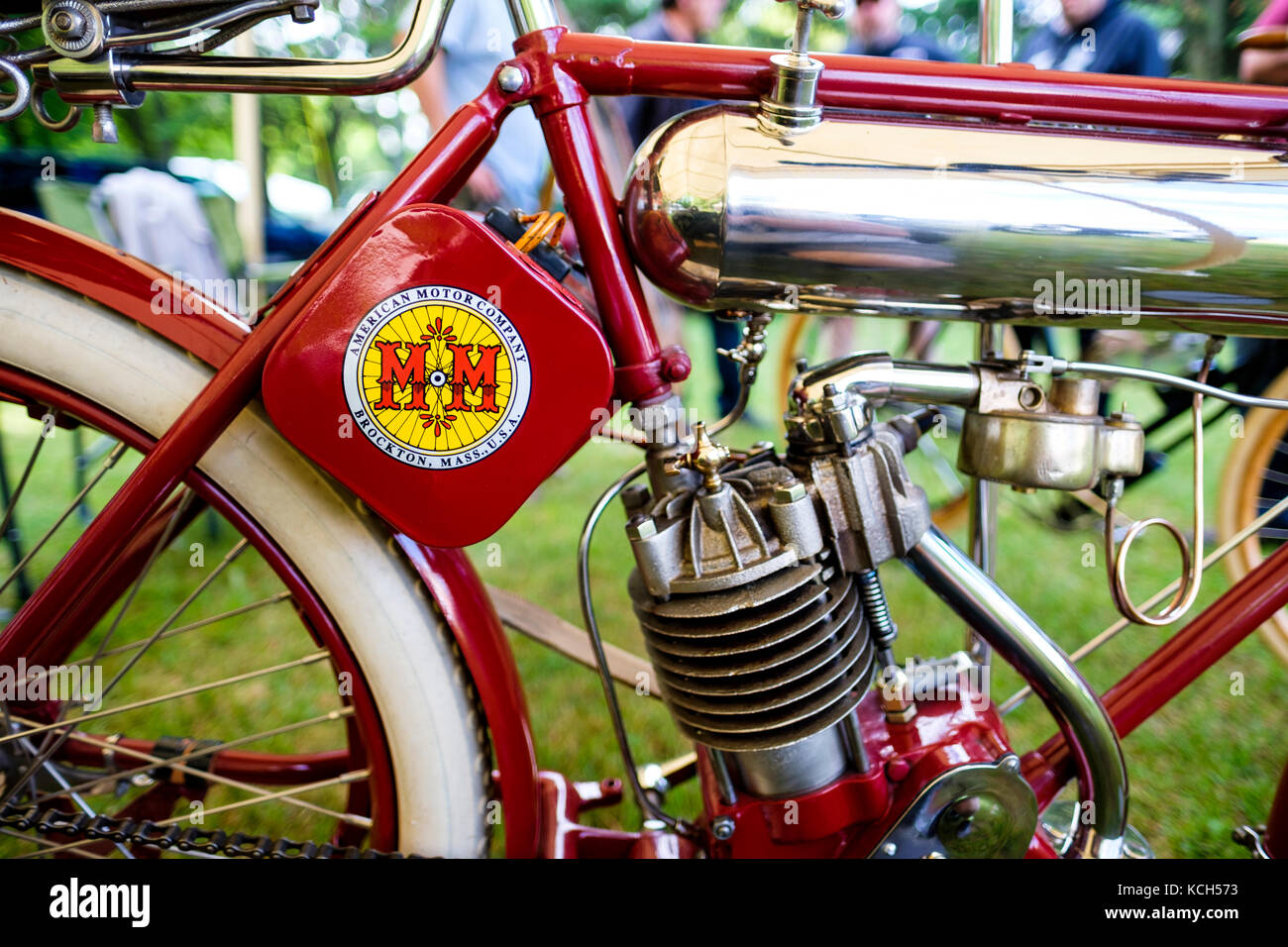 Bicicletas motorizadas fotografías e imágenes de alta resolución - Alamy