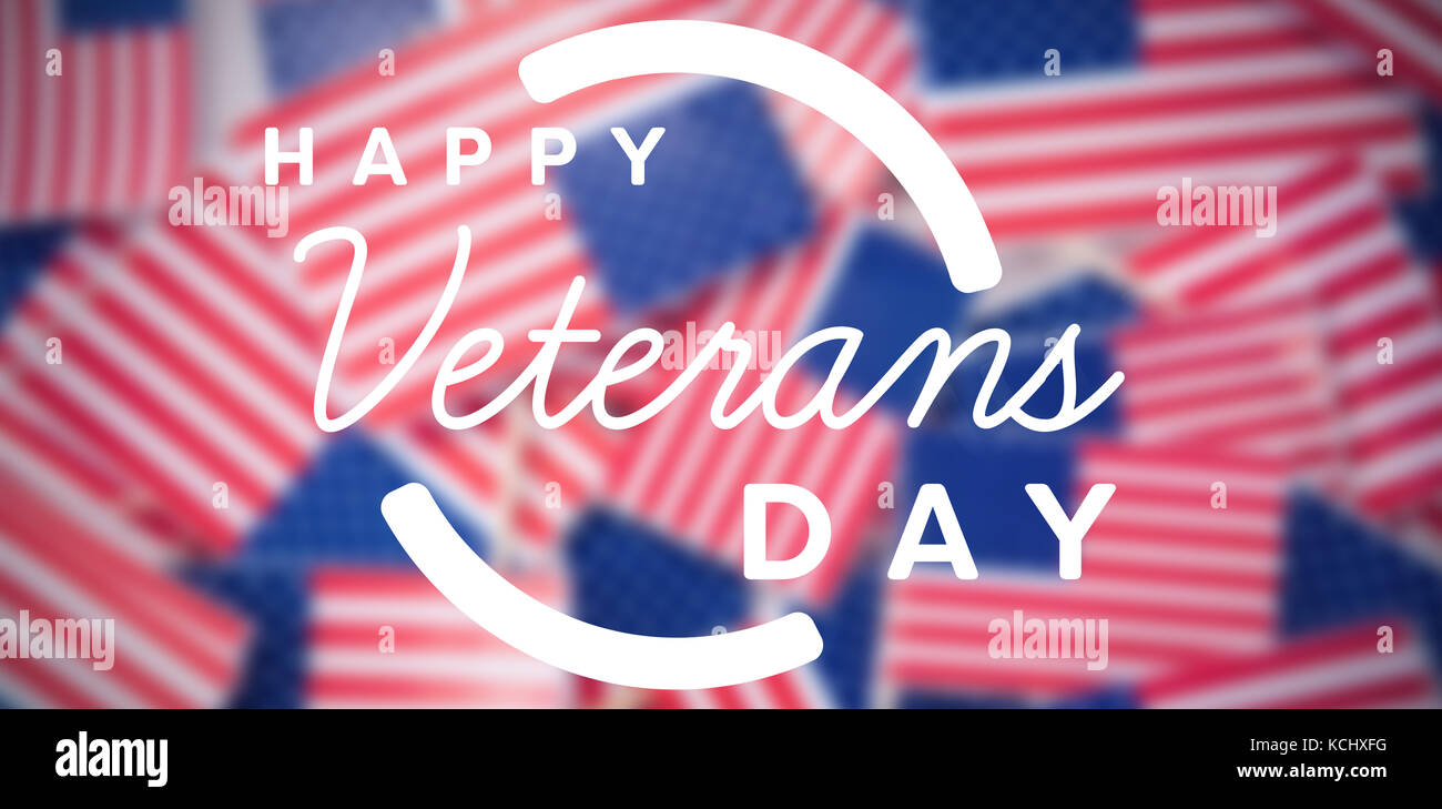 Logo para el día de los veteranos en América contra directamente encima shot de pequeñas banderas nacionales Foto de stock