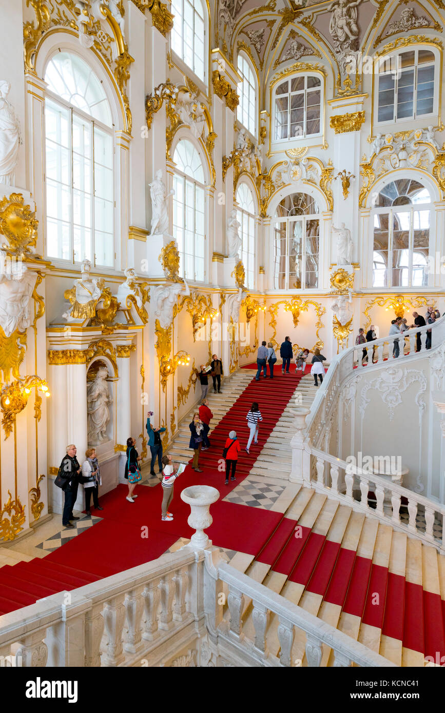 El Jordán, escalera interior del Palacio de Invierno, el Museo Estatal del Hermitage, San Petersburgo, Rusia Foto de stock