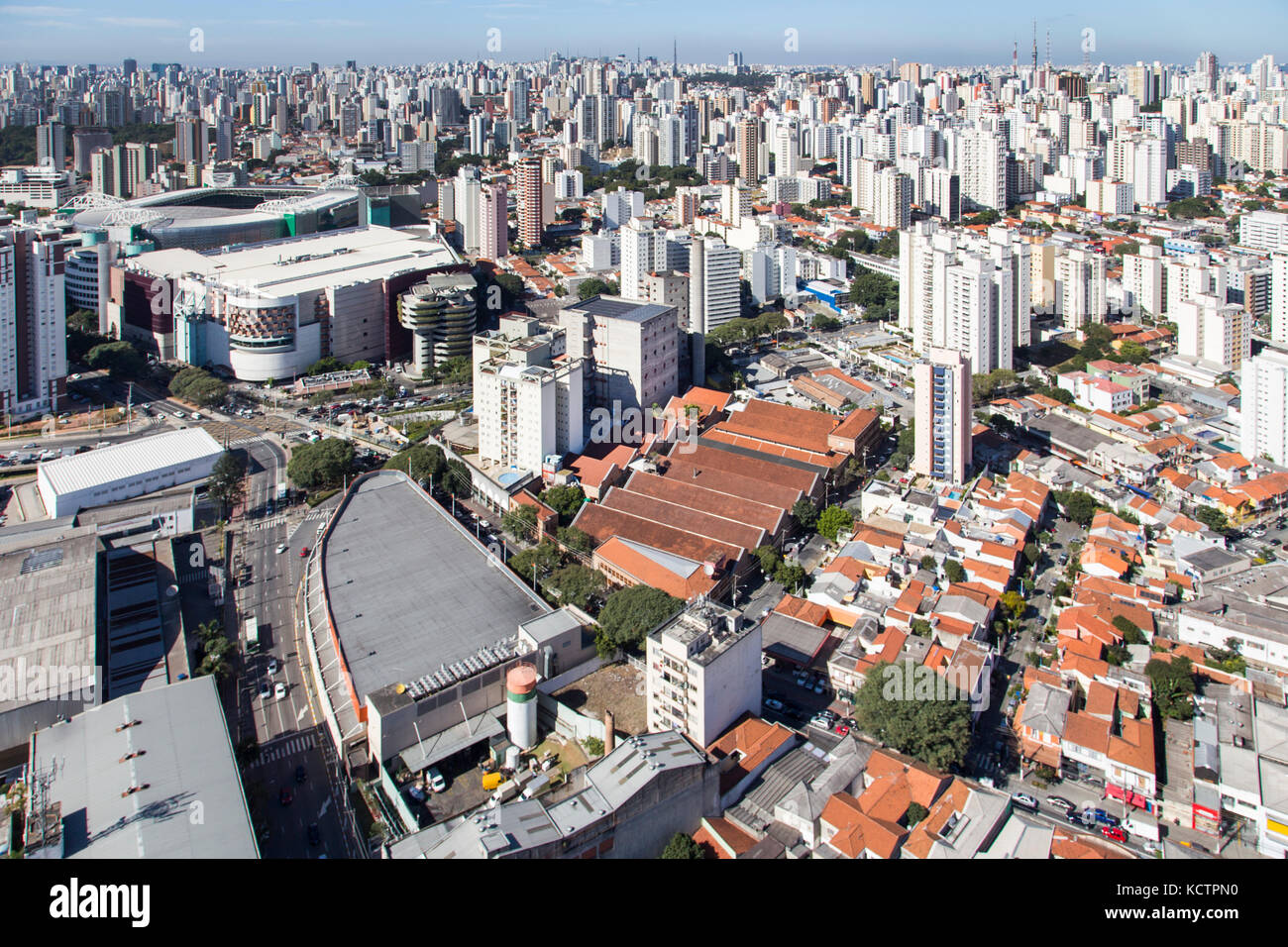 Vista aérea de SESC Pompéia, en la ciudad de São Paulo Brasil Fotografía de stock Alamy