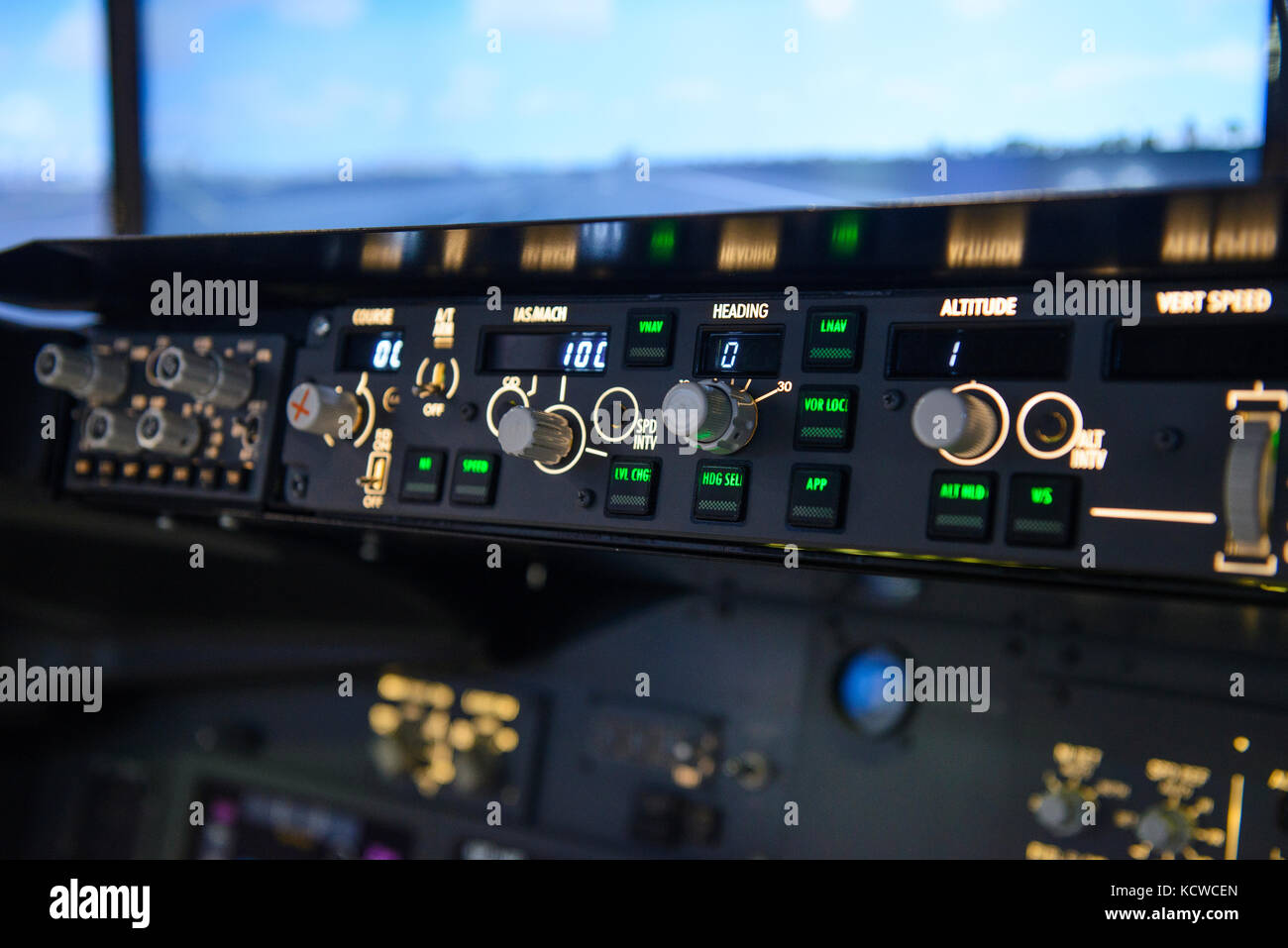 Aviones de la pantalla del panel de controles de título de piloto automático Foto de stock